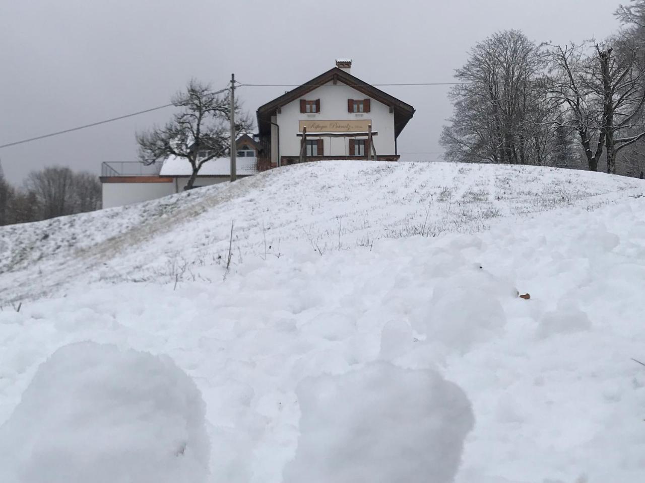 Rifugio Pranolz Hotel Trichiana ภายนอก รูปภาพ